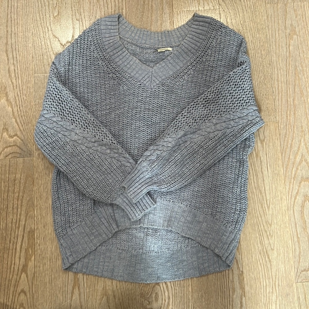 American Eagle V-Neck knit sweater